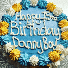 Load image into Gallery viewer, 6&quot; Round Birthday Cake
