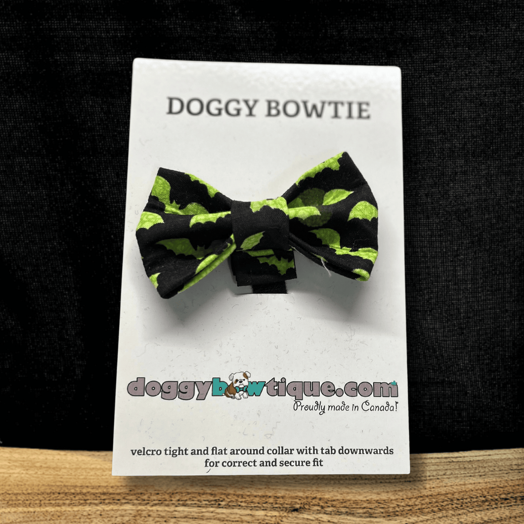 Bark-o-ween Bowtie - Blk/Grn Bats SMALL