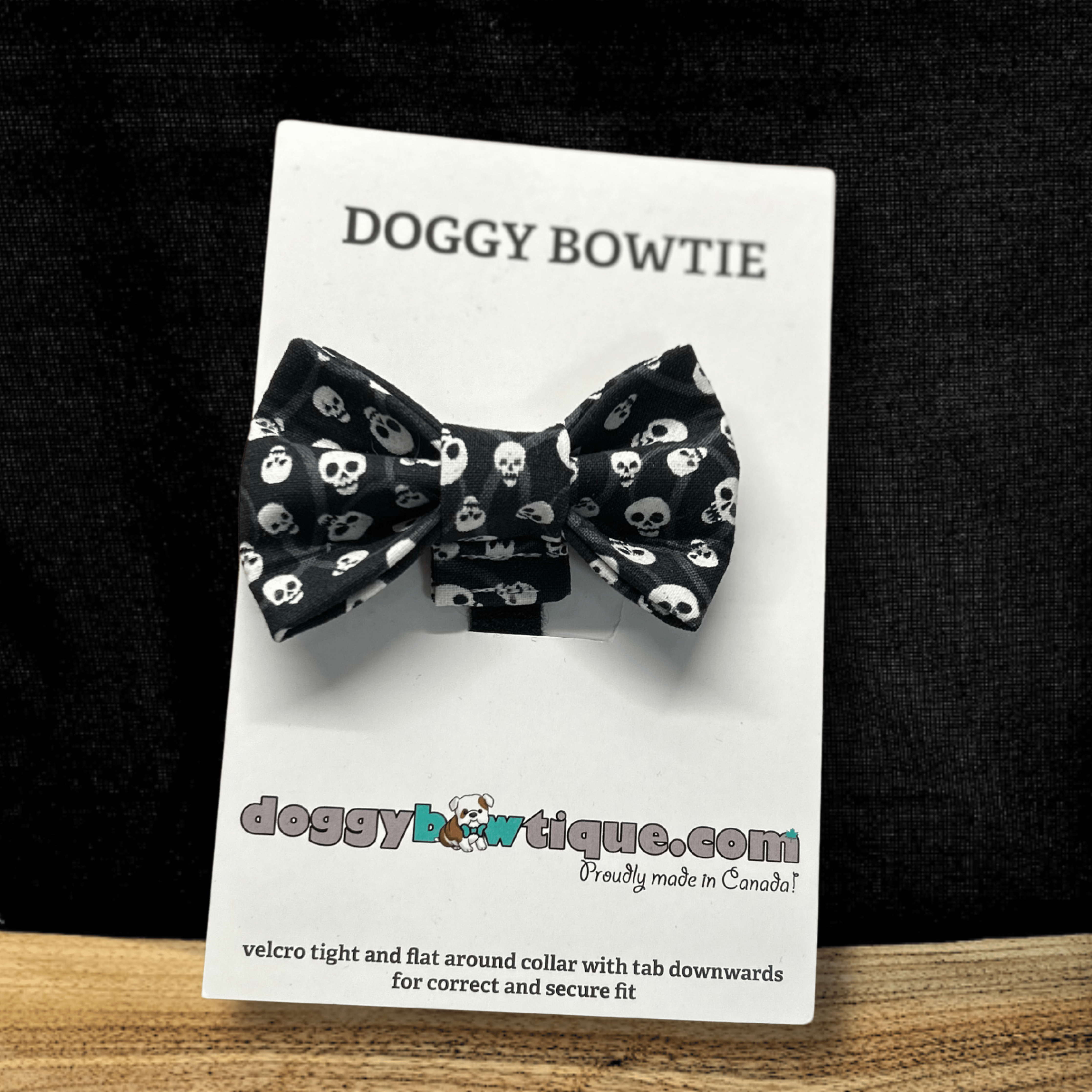 Glow In The Dark Bowtie - Blk/White Skulls SMALL